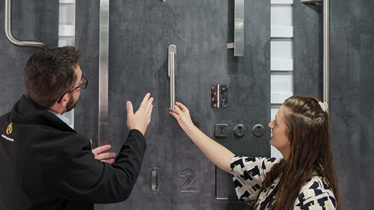 A quicker and easier way to choose door hardware
